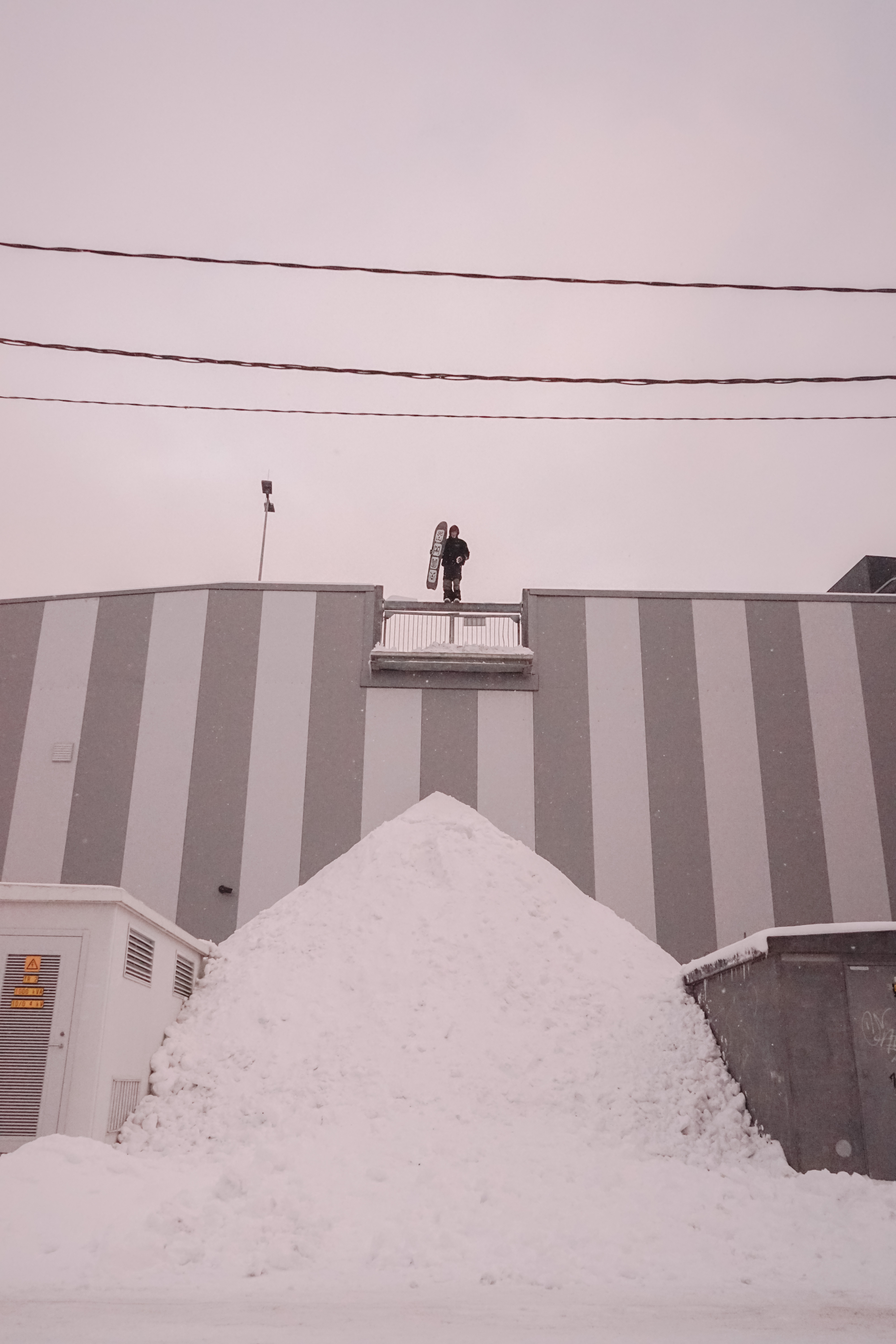 Marten Kikas before drop on Äsmo, Tallinn 2025